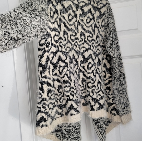 Sweater - Picture 3 of 7